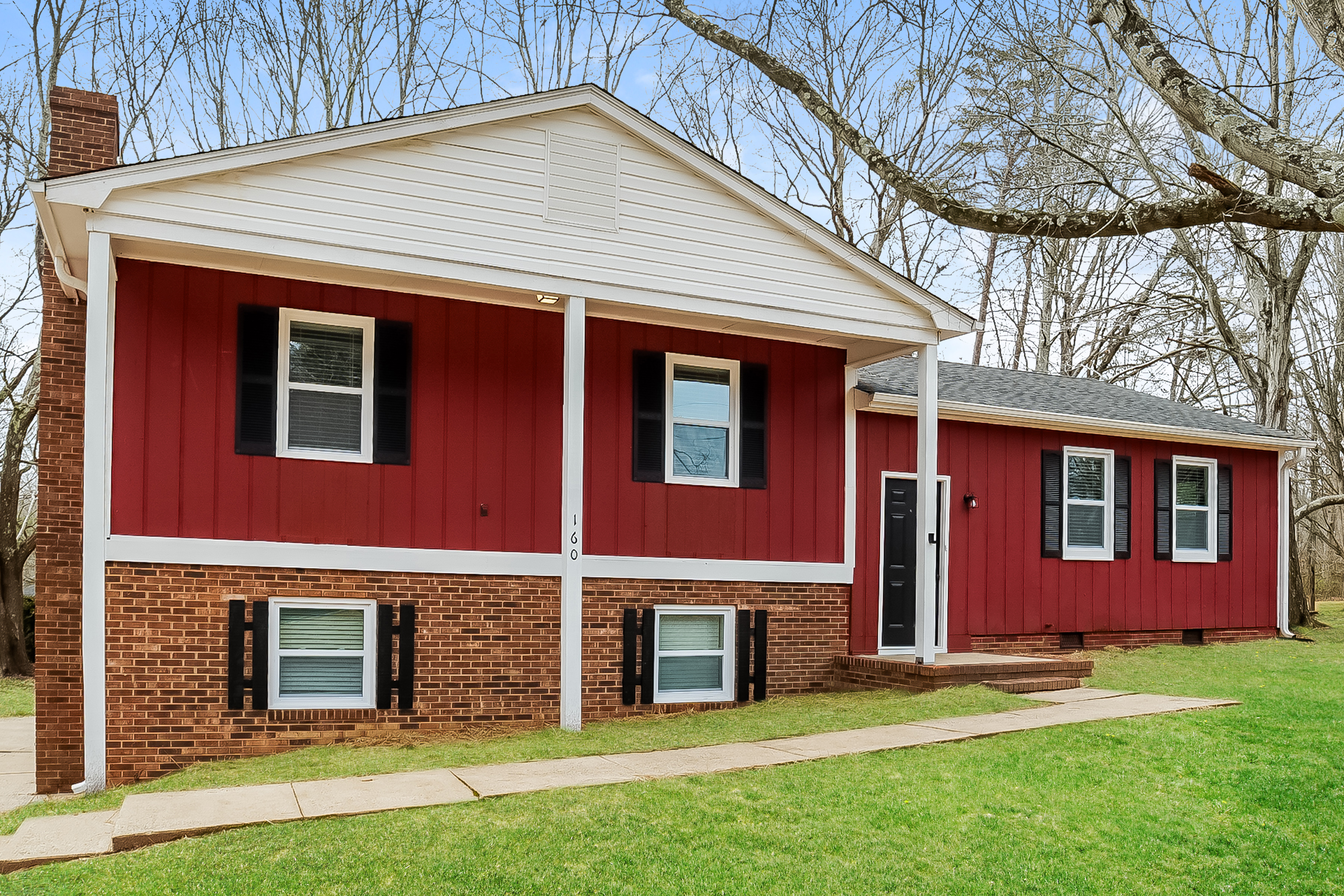 160 OAK FOREST DR KERNERSVILLE, NC 27284